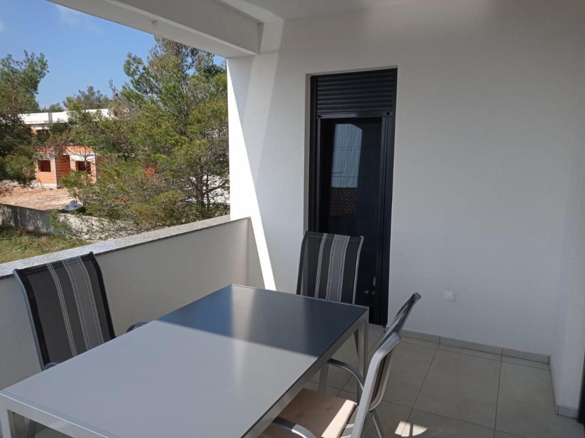 Apartman Franc S Vir Luaran gambar